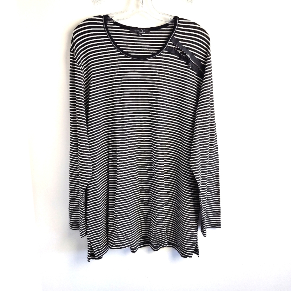 Toni T Plus Top black striped stretch tunic comfy decorative zipper size 22